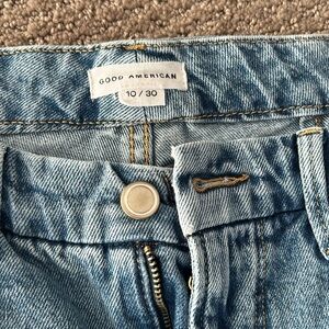 Good American Good Icon Straight Cropped Jeans